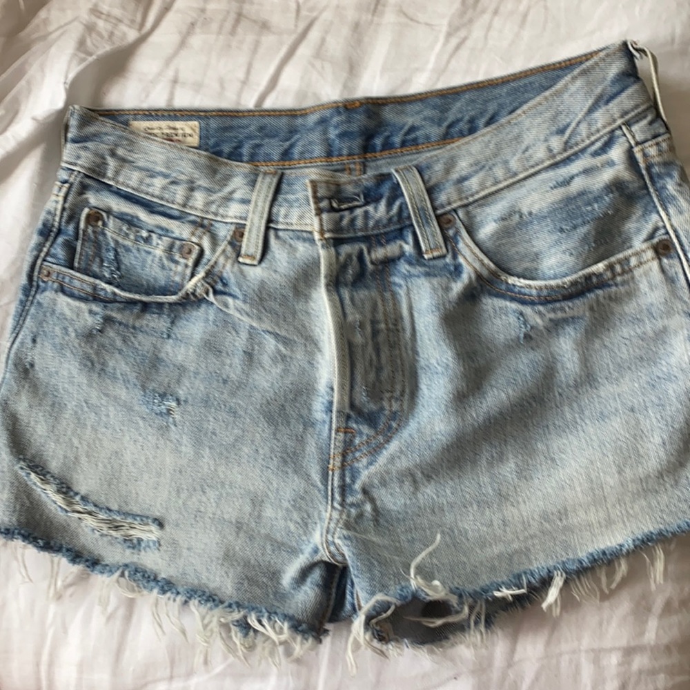 Size 26 Levi’s 501 Jean shorts